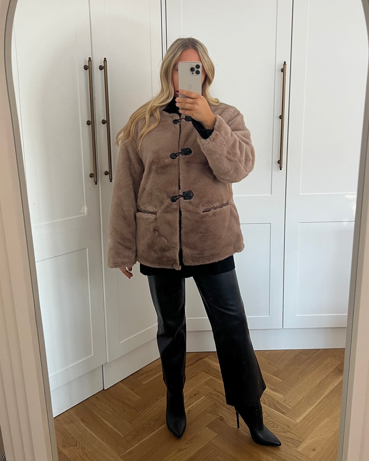 COLLARLESS FAUX FUR TOGGLE JACKET