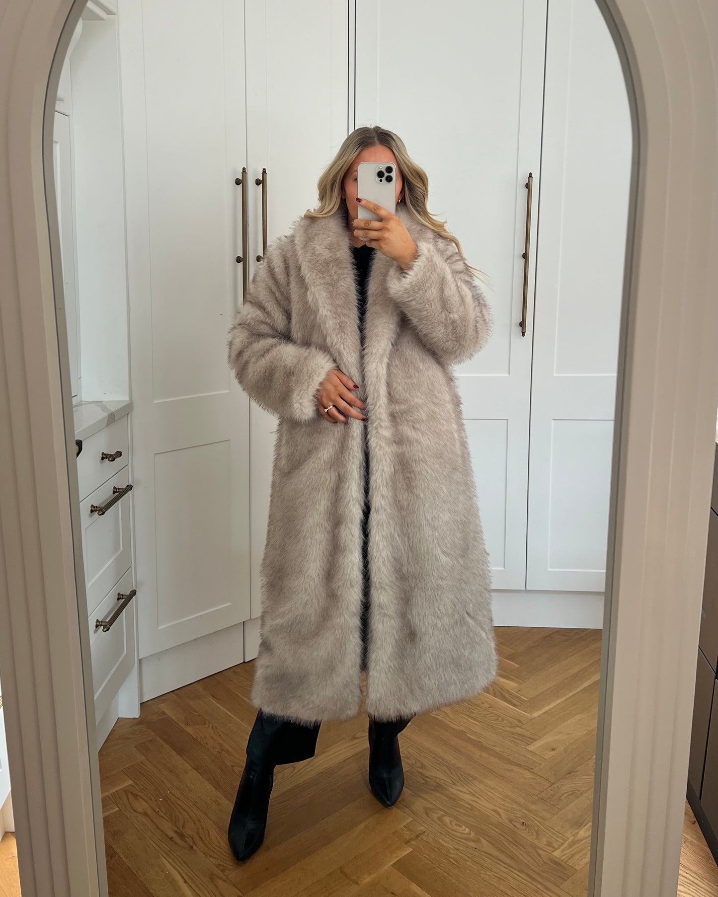 ARTIC WHITE/GREY LONG HEAVY FAUX FUR COAT